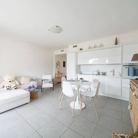 Amaryllis, Incantevole Con Piscina Apartment *