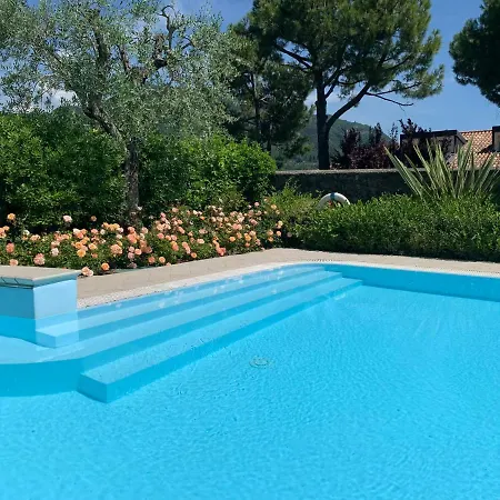 Apartment Amaryllis, Incantevole Con Piscina